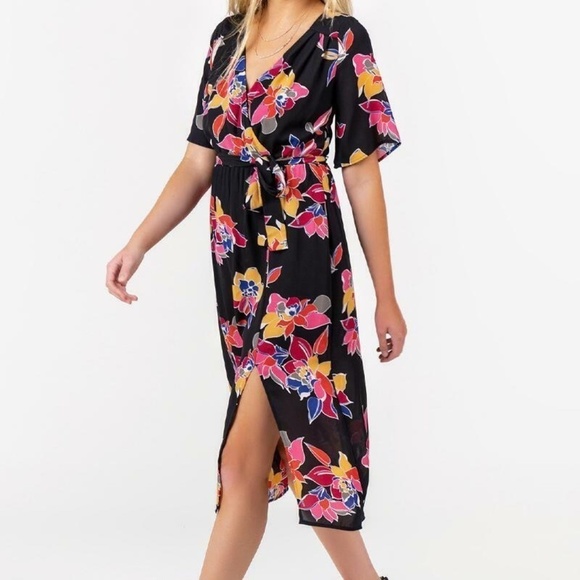 Trixxi Dresses & Skirts - New Women Francesca's Trixxi Multicolor Short Sleeve Summer Wrap Dress Size XXS